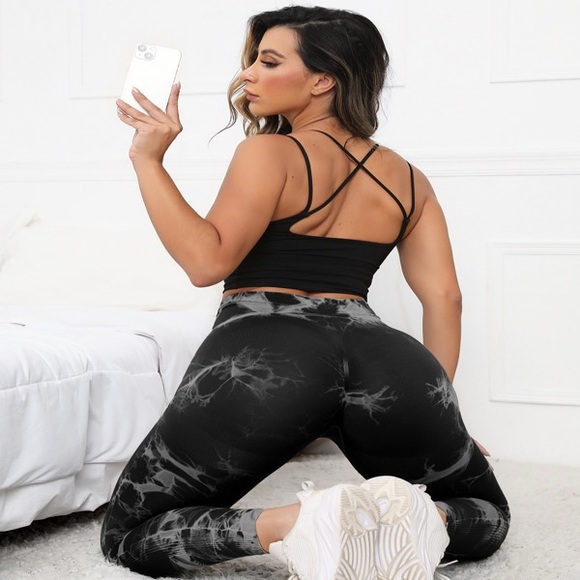 Women Black/Gray Tie-Dye Hidden Scrunch Leggings, High-Waist Sports Yoga Pants - Picture 2 of 4